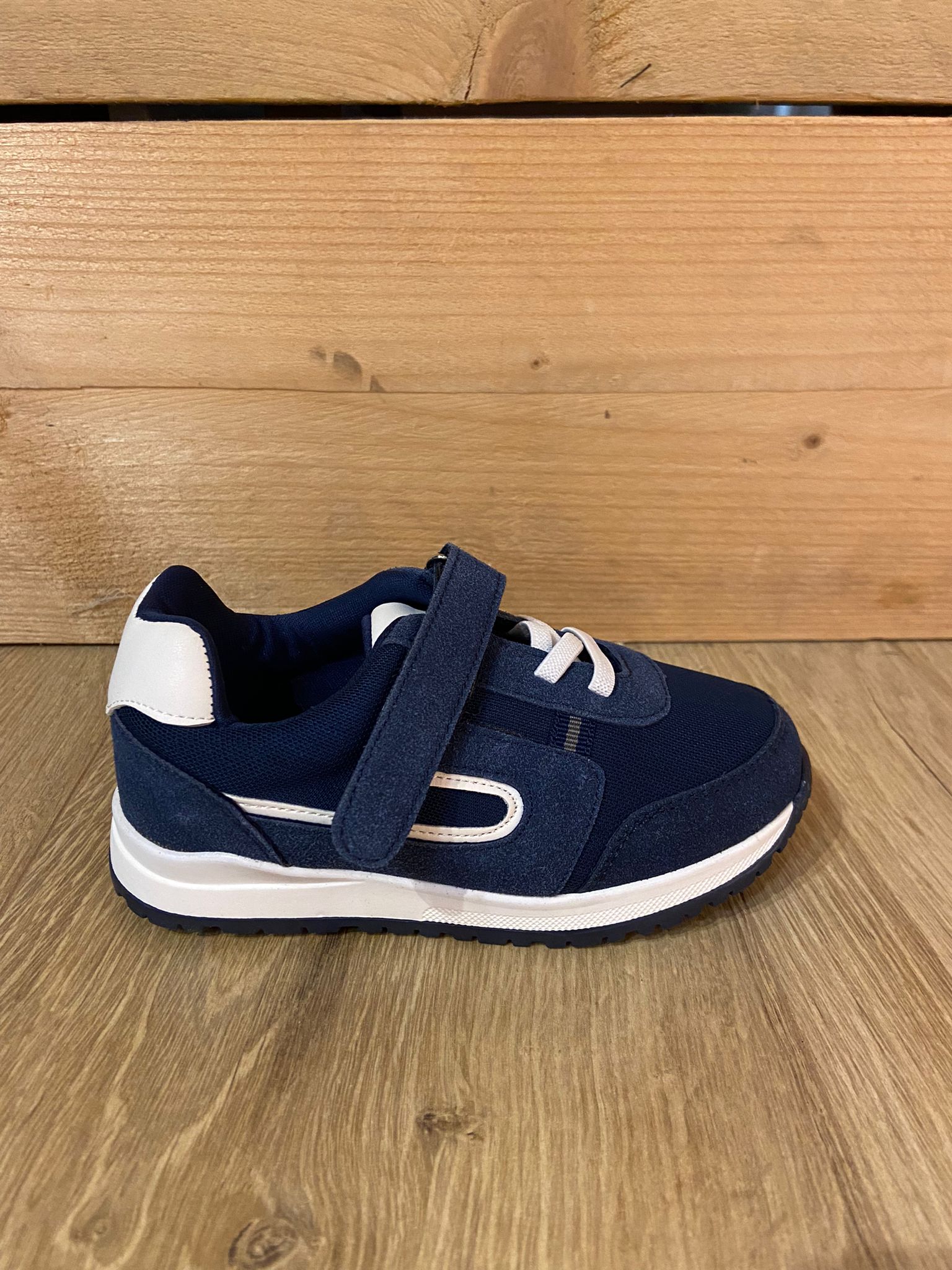 Donkerblauwe sneakers