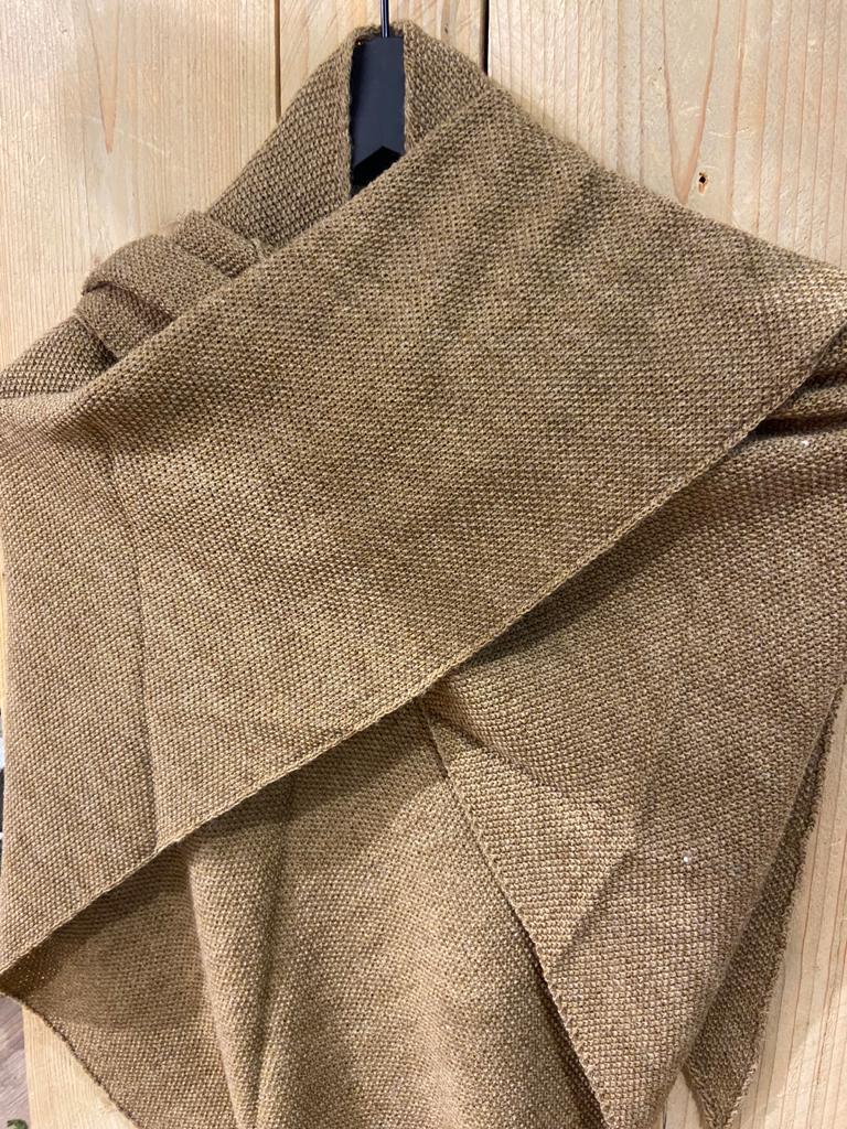 gebreide shawl camel